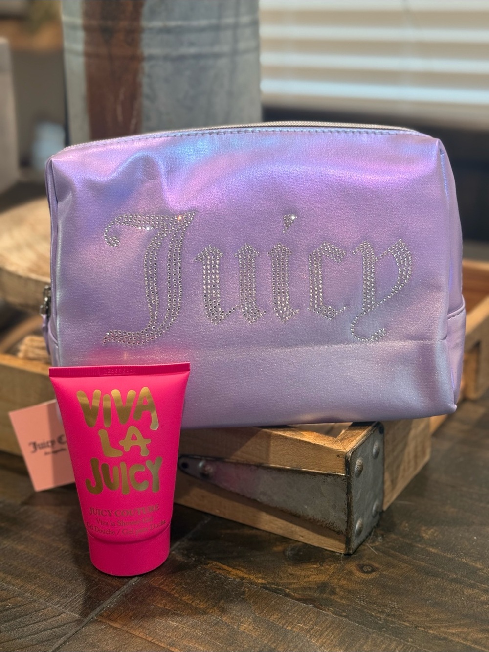 Juicy Couture Iridescent Pink Cosmetic Bag with Viva La Juicy Lotion NWT